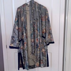 Zara Kimono size Small. In excellent condition.